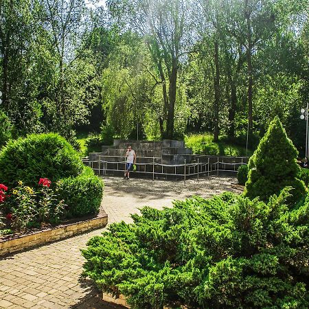Sanatorium Elite Dnipro Hotel Truskavets Ngoại thất bức ảnh