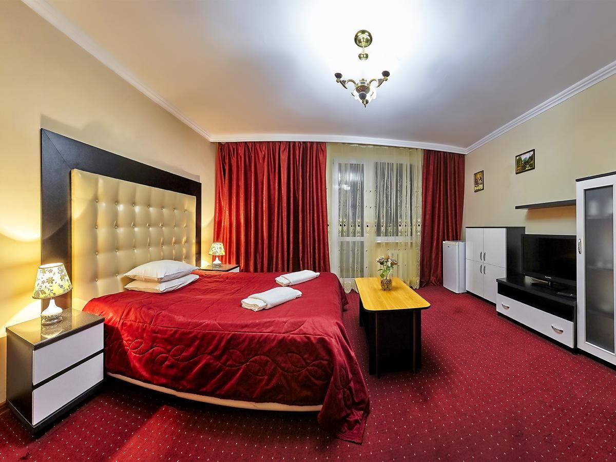 Sanatorium Elite Dnipro Hotel Truskavets Ngoại thất bức ảnh