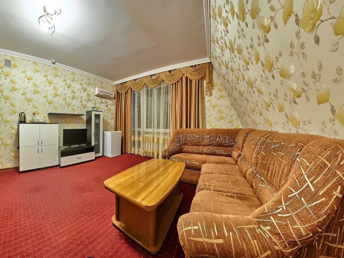 Sanatorium Elite Dnipro Hotel Truskavets Ngoại thất bức ảnh