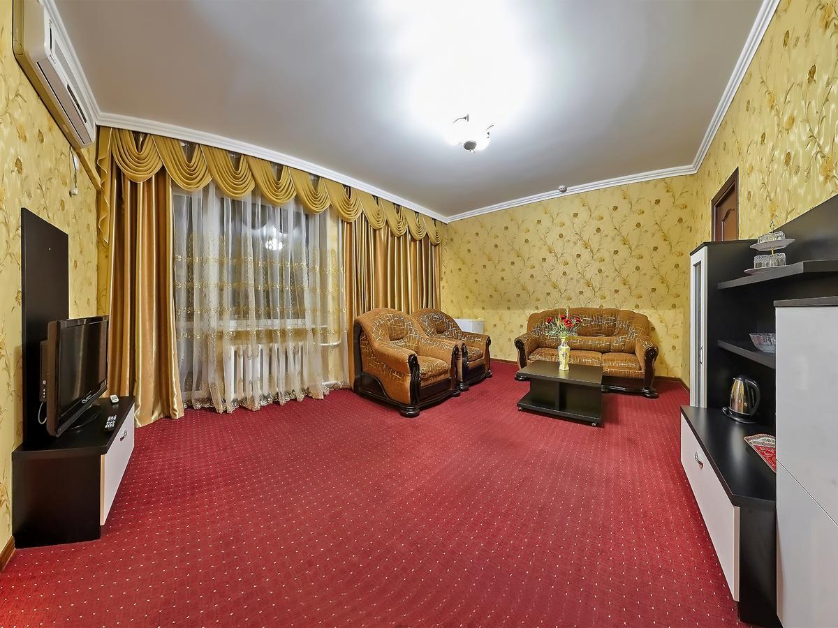 Sanatorium Elite Dnipro Hotel Truskavets Ngoại thất bức ảnh
