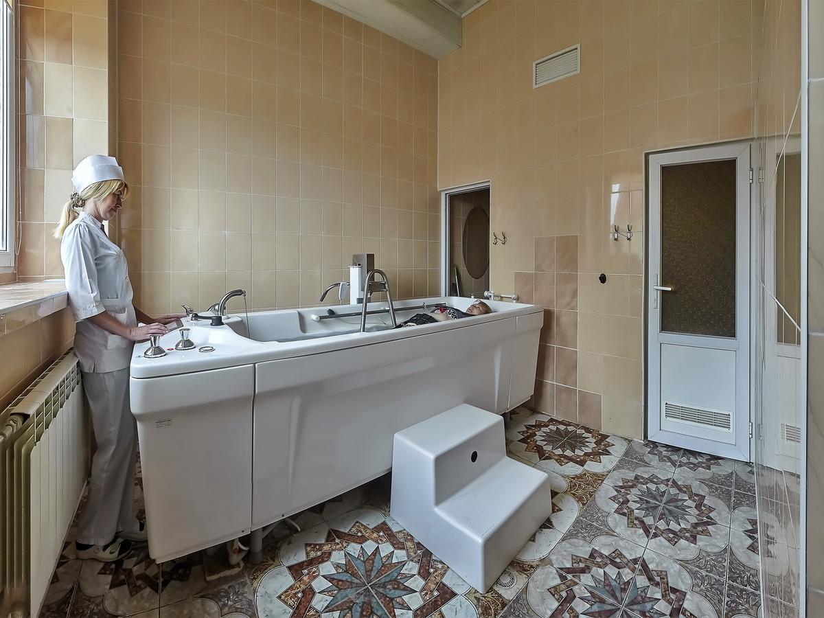 Sanatorium Elite Dnipro Hotel Truskavets Ngoại thất bức ảnh